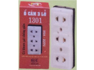 Ổ cắm 3 lỗ 1301 đế đen